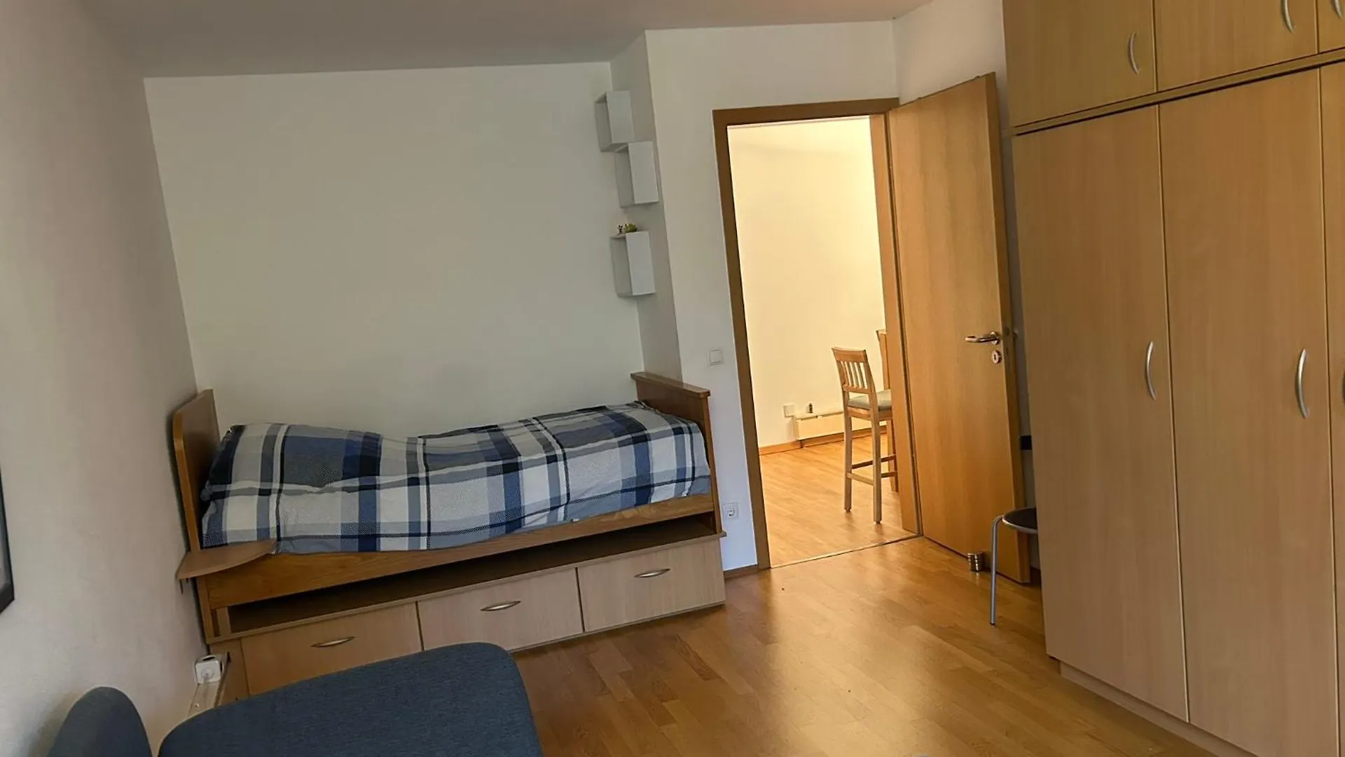 Gemuetliches Appartement In Neuhausen-Nymphenburg München 0*,  Németország